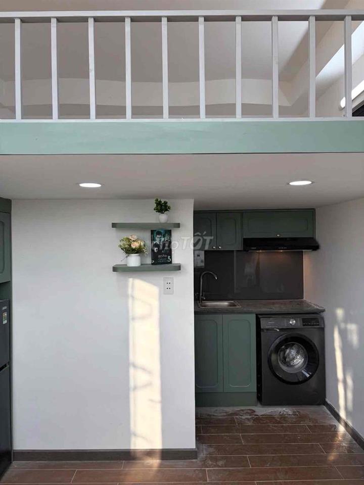 Cho thuê căn hộ duplex cửa sổ lớn 30m2 chỉ 5tr6 gần LOTTE MART,UFM,TDT