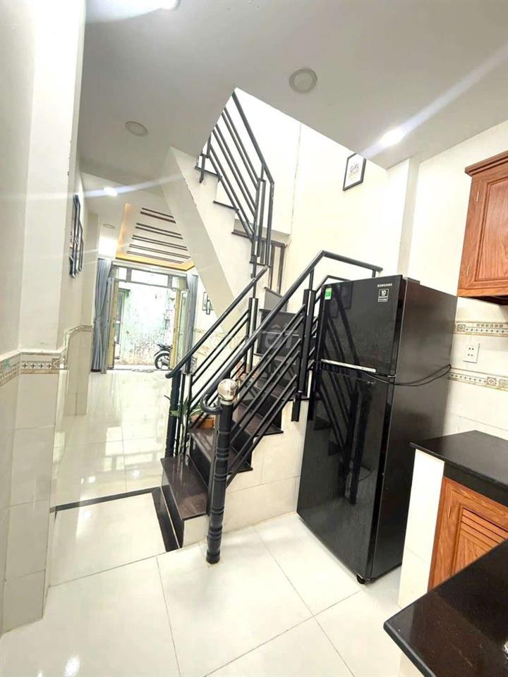 Bán nhà 2 phòng Lâm Văn Bền