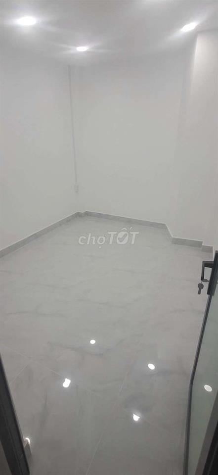 Nhà đẹp 3 phòng Quận 4