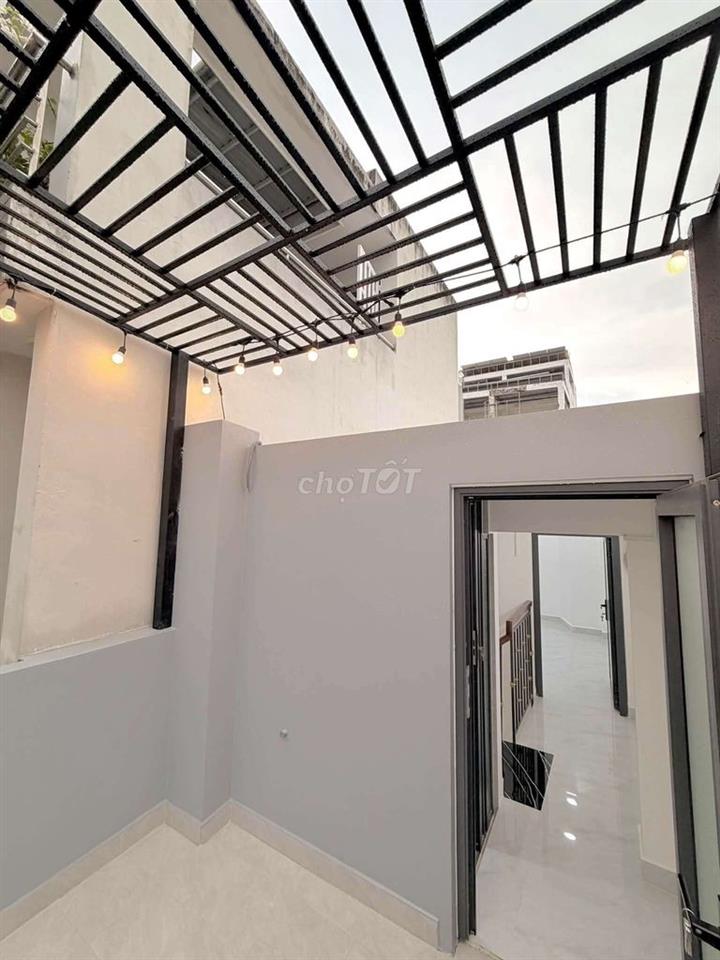 Nhà đẹp 3 phòng Quận 4