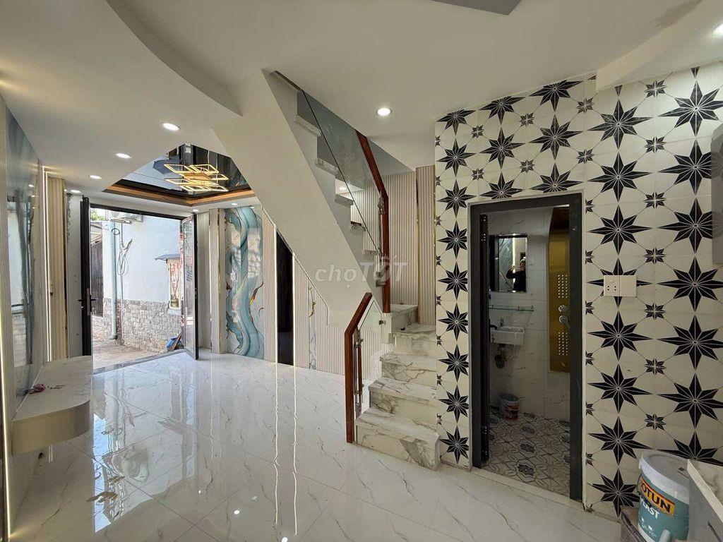 Nhà hẻm xe hơi quận 7
