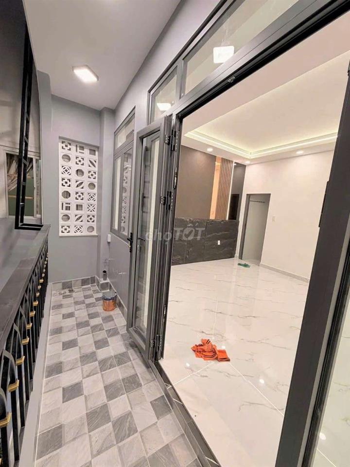 Nhả có sân 3 phòng Quận 4