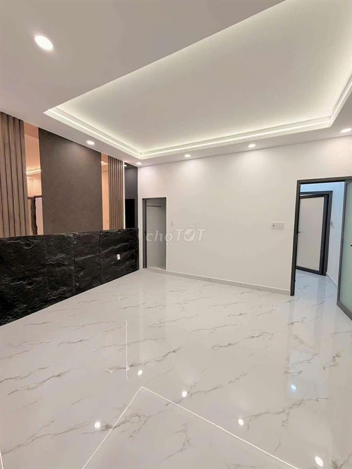 Nhả có sân 3 phòng Quận 4