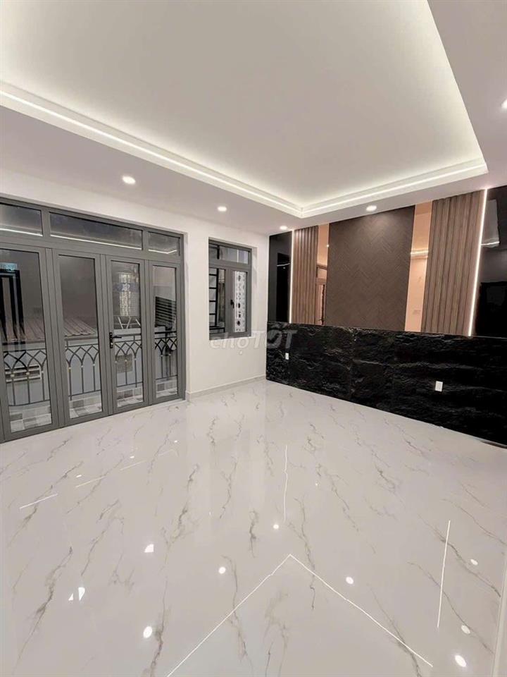 Nhả có sân 3 phòng Quận 4