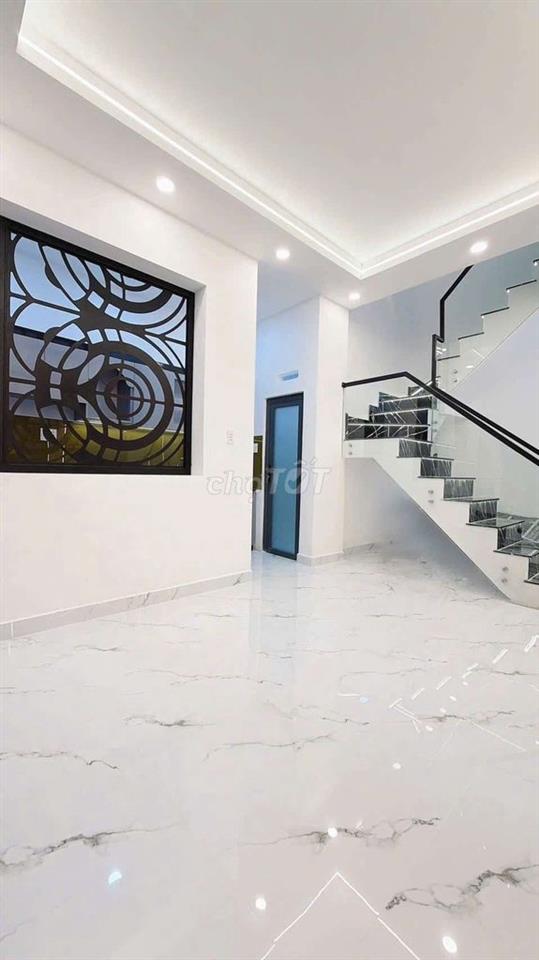 Nhả có sân 3 phòng Quận 4