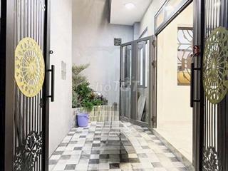 Nhả có sân 3 phòng Quận 4