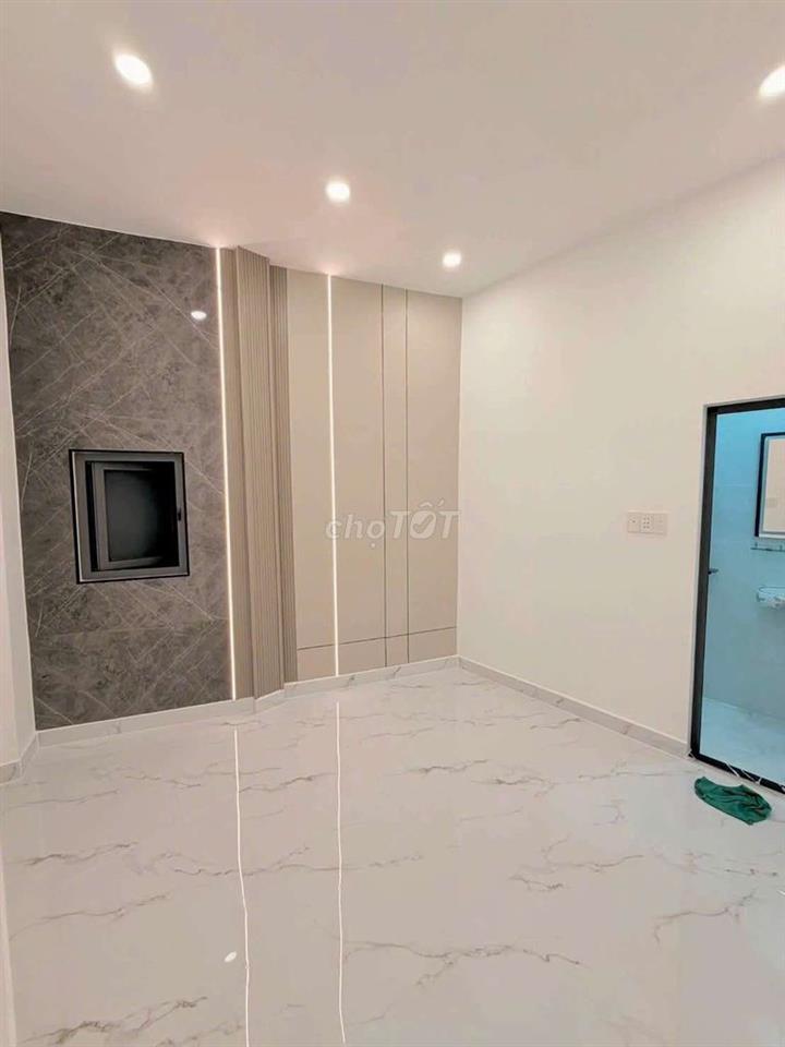 Nhả có sân 3 phòng Quận 4