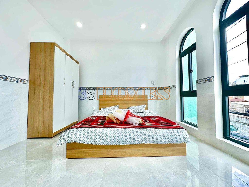 Phòng full nội thất cực thoáng ngay Thống Nhất - Lê Đức Thọ