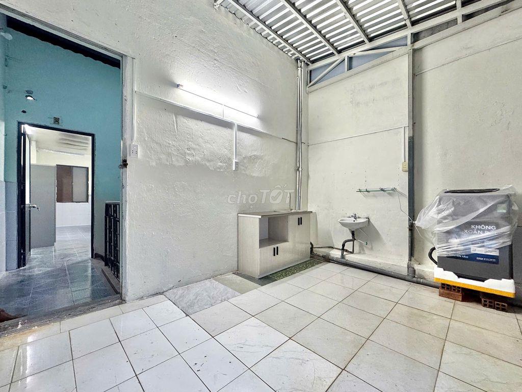 1 PN tách bếp, sân rộng, cạnh ĐH Văn Hiến, Nguyễn Bá Tuyển, Tân Bình