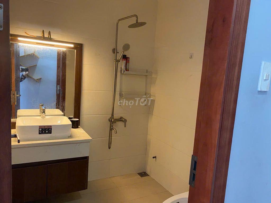cần bán căn hộ chung cư Richstar 2 PN, 2 TL, view Hòa Bình
