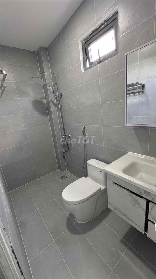 bán nhà Nguyễn Văn Yến sát vách công viên