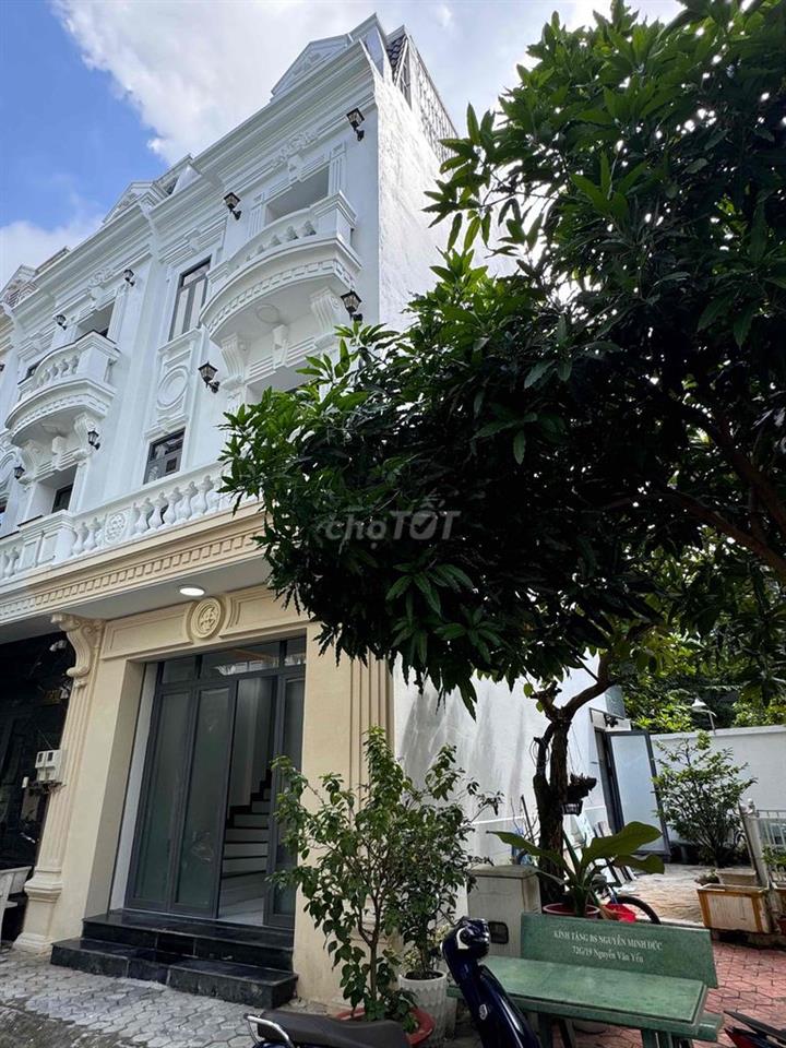 bán nhà Nguyễn Văn Yến sát vách công viên