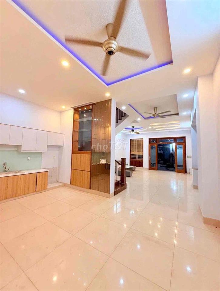 Hẻm 6m Nguyễn Sơn, 3 Tấm, 6 x 18m, 4 Phòng Ngủ, 4wc, sân Thượng