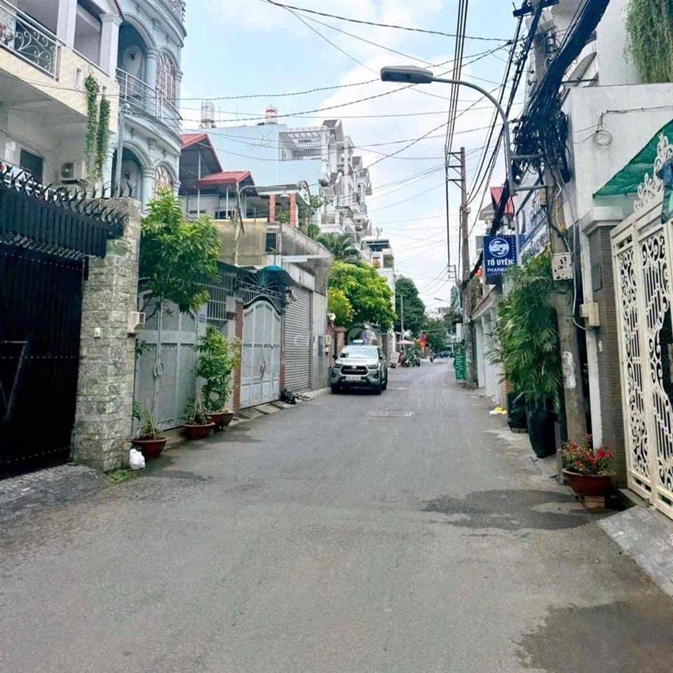 Hẻm 6m Thạch Lam, 2 Tấm, 4 x 18m, 3 Phòng Ngủ, 3 wc