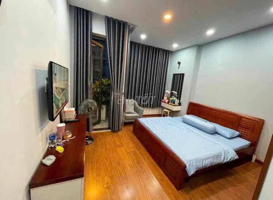 Mặt Tiền Khu Họ Lê & Nguyễn Sơn, 3 Tấm, 4 x 20m, 4 Phòng Ngủ, 4 wc