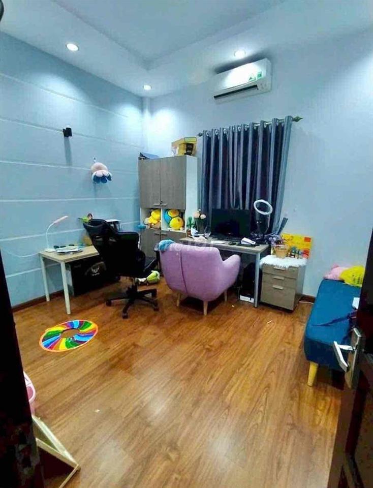 Mặt Tiền Khu Họ Lê & Nguyễn Sơn, 3 Tấm, 4 x 20m, 4 Phòng Ngủ, 4 wc