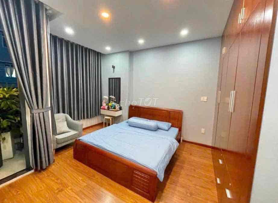 Mặt Tiền Khu Họ Lê & Nguyễn Sơn, 3 Tấm, 4 x 20m, 4 Phòng Ngủ, 4 wc