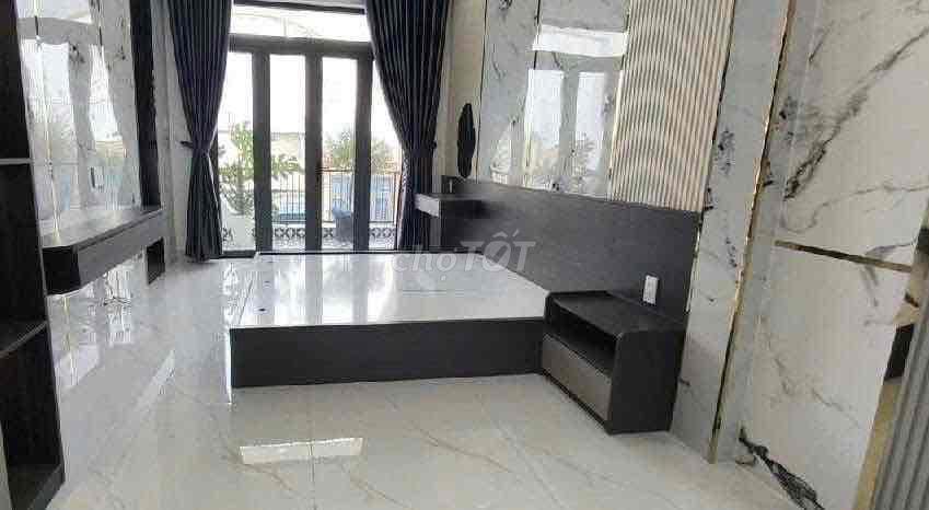 Mặt Tiền khu họ Lê & Phú Thọ Hoà, 3 Tấm, 5 x 18m, 4 Phòng Ngủ, 4 wc