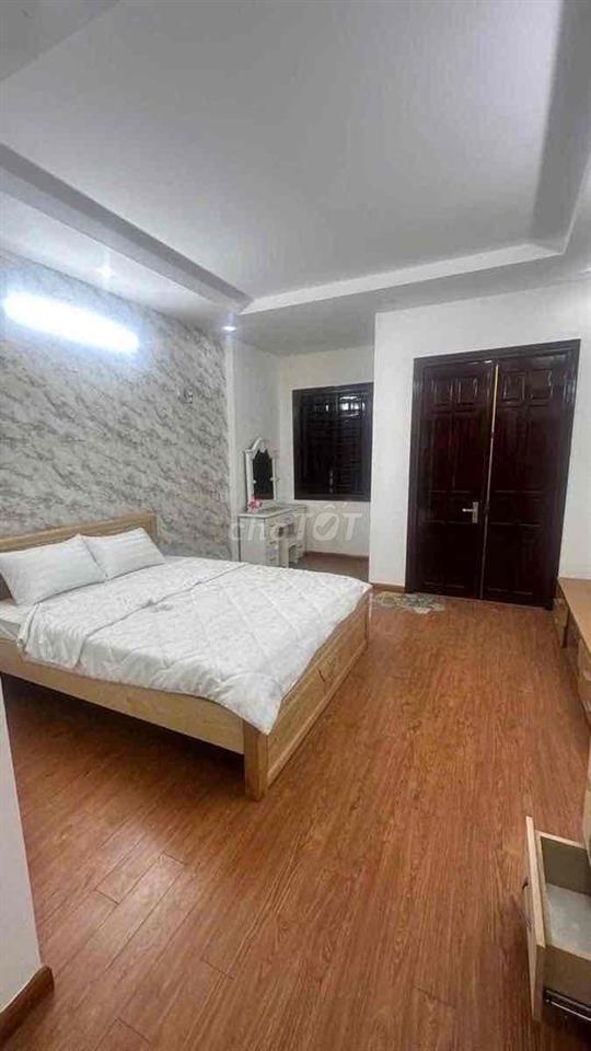 Mặt Tiền khu họ Lê & Phú Thọ Hoà, 3 Tấm, 5 x 18m, 4 Phòng Ngủ, 4 wc