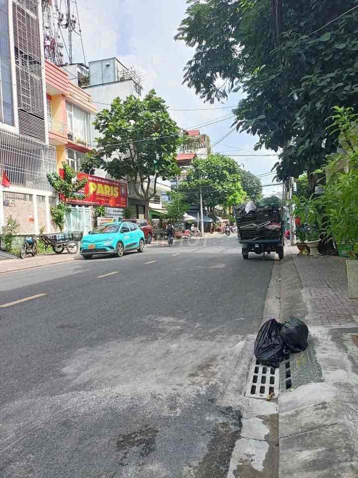 Mặt Tiền khu họ Lê & Phú Thọ Hoà, 3 Tấm, 5 x 18m, 4 Phòng Ngủ, 4 wc