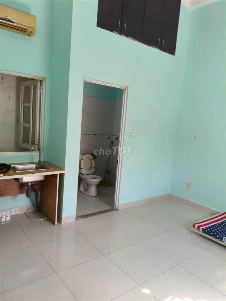 Sang CHDV 8Pn,3 lầu, giá Thuê 12tr, lợi nhuận 11tr, Ký Công Chứng