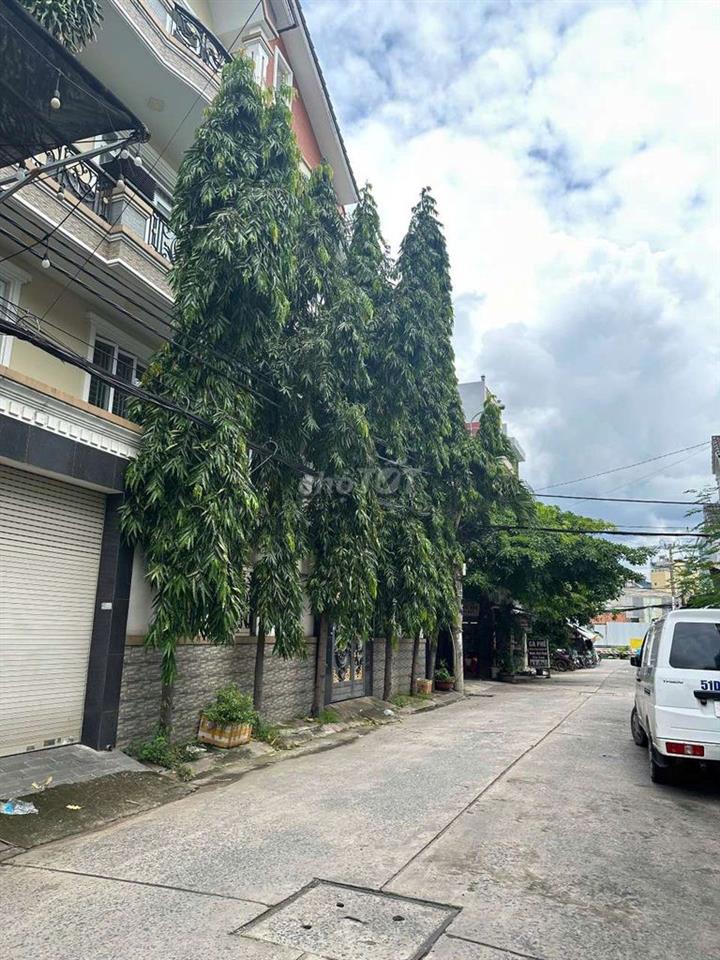 Sang CHDV 8Pn,3 lầu, giá Thuê 12tr, lợi nhuận 11tr, Ký Công Chứng