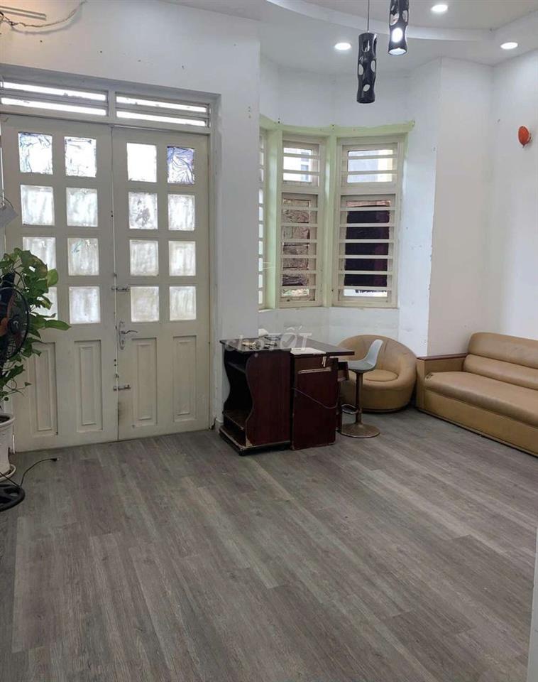 Sang CHDV 8Pn,3 lầu, giá Thuê 12tr, lợi nhuận 11tr, Ký Công Chứng