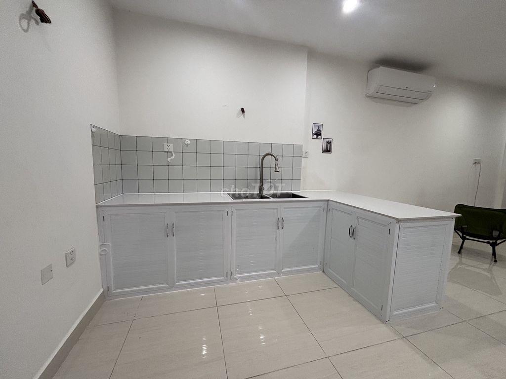Cần cho thuê nhà Vinhome Grand Park 1PN +