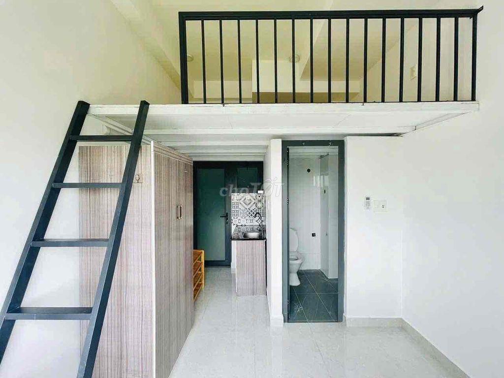 GÁC CỬA SỔ TRỜI NGAY PHẠM VĂN ĐỒNG - KHA VẠN CÂN