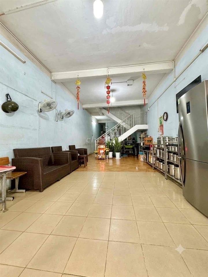 Nhà này bán để làm phòng khám, Nail, Spa, cho thuê dòng tiền.