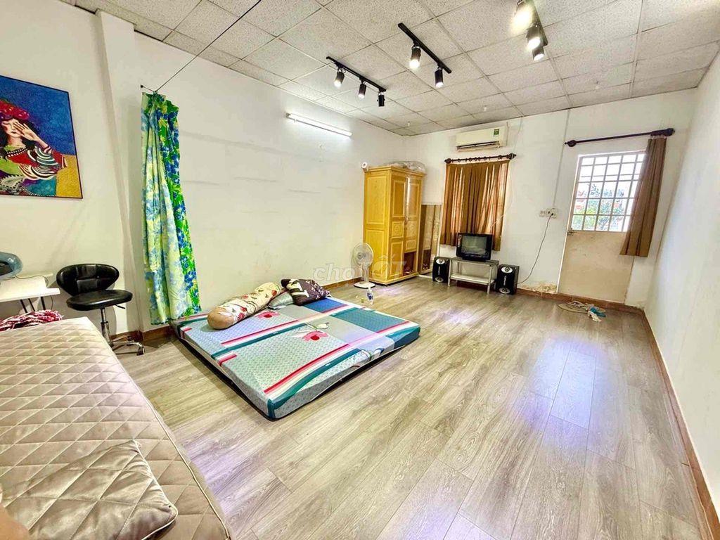 Nhà này bán để làm phòng khám, Nail, Spa, cho thuê dòng tiền.