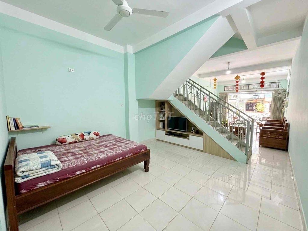 Nhà này bán để làm phòng khám, Nail, Spa, cho thuê dòng tiền.