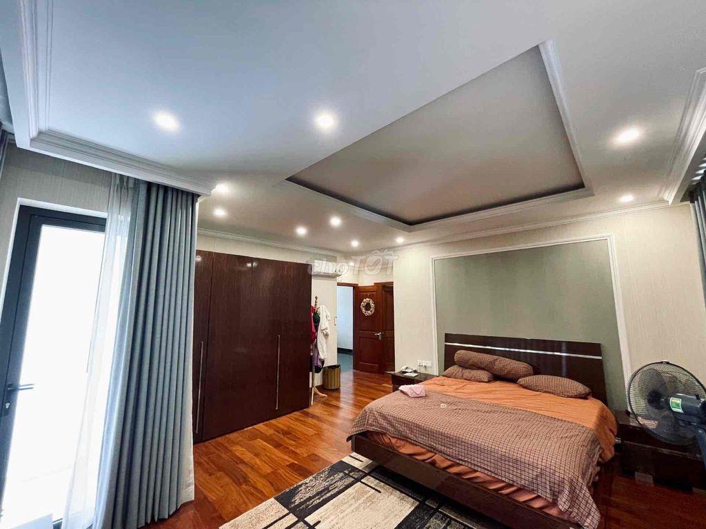 Biệt thự Đặng Thuỳ Trâm p.13 Bình Thạnh chỉ 30 tỷ. vị trí đẹp dân trí