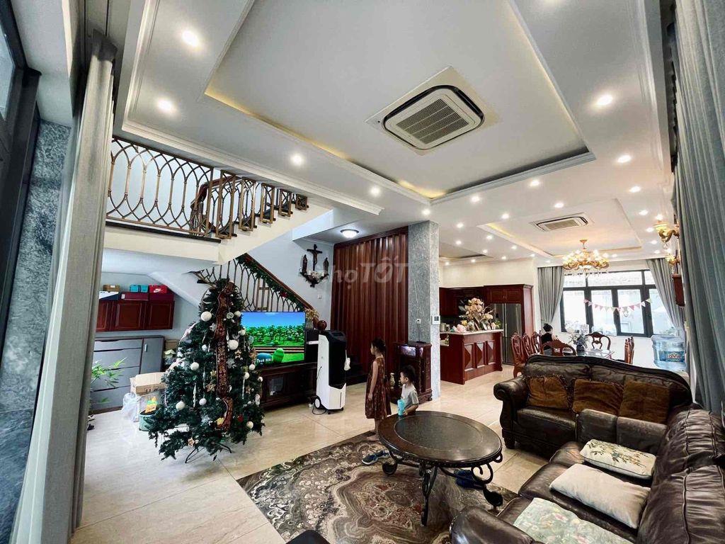 Biệt thự Đặng Thuỳ Trâm p.13 Bình Thạnh chỉ 30 tỷ. vị trí đẹp dân trí