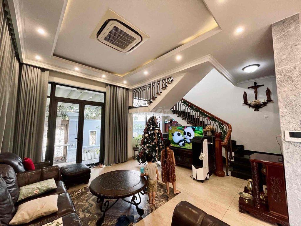 Biệt thự Đặng Thuỳ Trâm p.13 Bình Thạnh chỉ 30 tỷ. vị trí đẹp dân trí