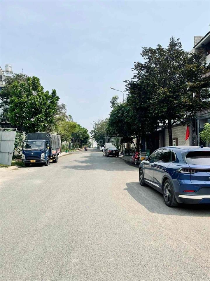 Biệt thự Đặng Thuỳ Trâm p.13 Bình Thạnh chỉ 30 tỷ. vị trí đẹp dân trí