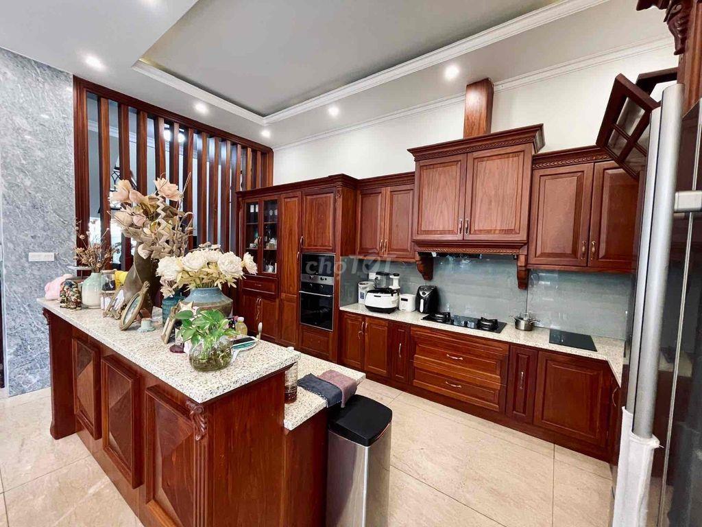 Biệt thự Đặng Thuỳ Trâm p.13 Bình Thạnh chỉ 30 tỷ. vị trí đẹp dân trí