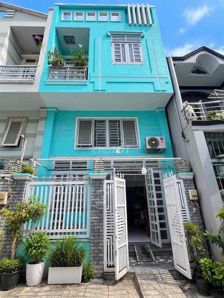 50m2 , 1 căn là mặt tiền, nhà 3 tầng chỉ 5 tỷ .Ngay Quốc lộ 13
