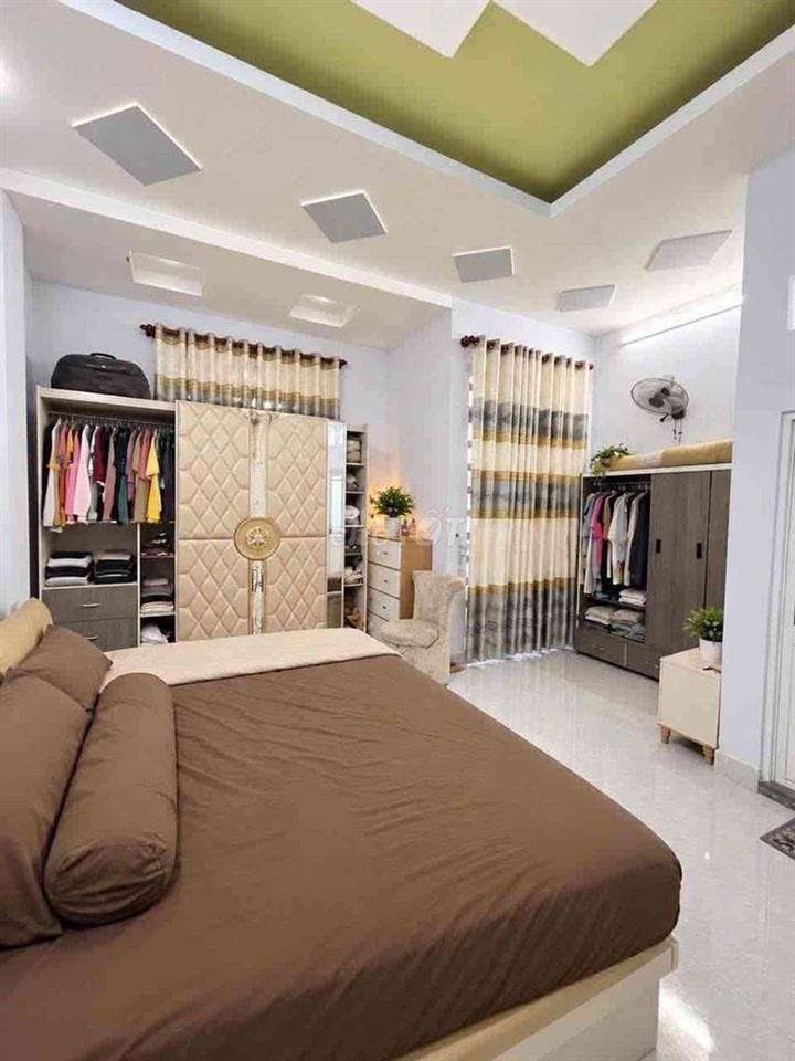 50m2 , 1 căn là mặt tiền, nhà 3 tầng chỉ 5 tỷ .Ngay Quốc lộ 13
