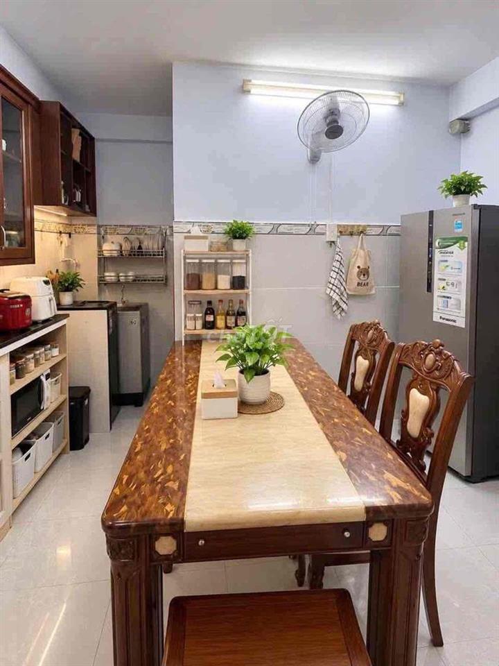50m2 , 1 căn là mặt tiền, nhà 3 tầng chỉ 5 tỷ .Ngay Quốc lộ 13
