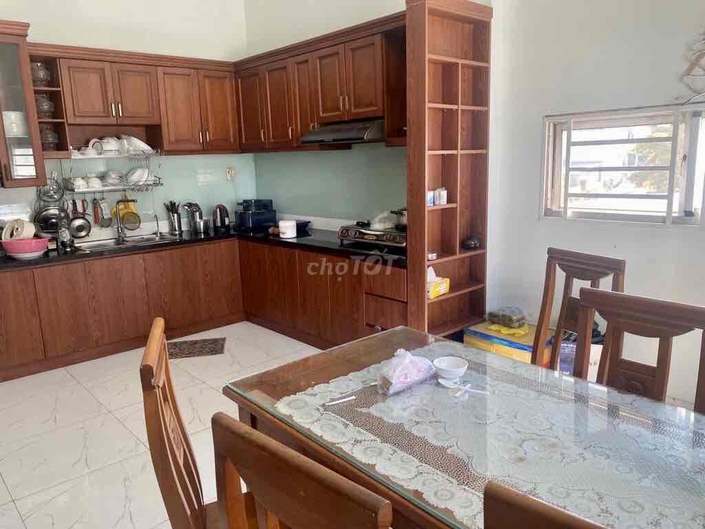 Mặt tiền đường Cây Keo , đối diện 3000 căn chung cư 155m2 nhà 4 tầng