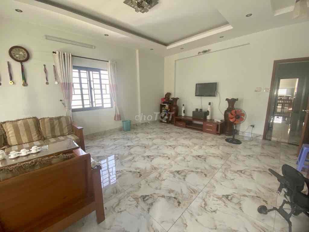 Mặt tiền đường Cây Keo , đối diện 3000 căn chung cư 155m2 nhà 4 tầng