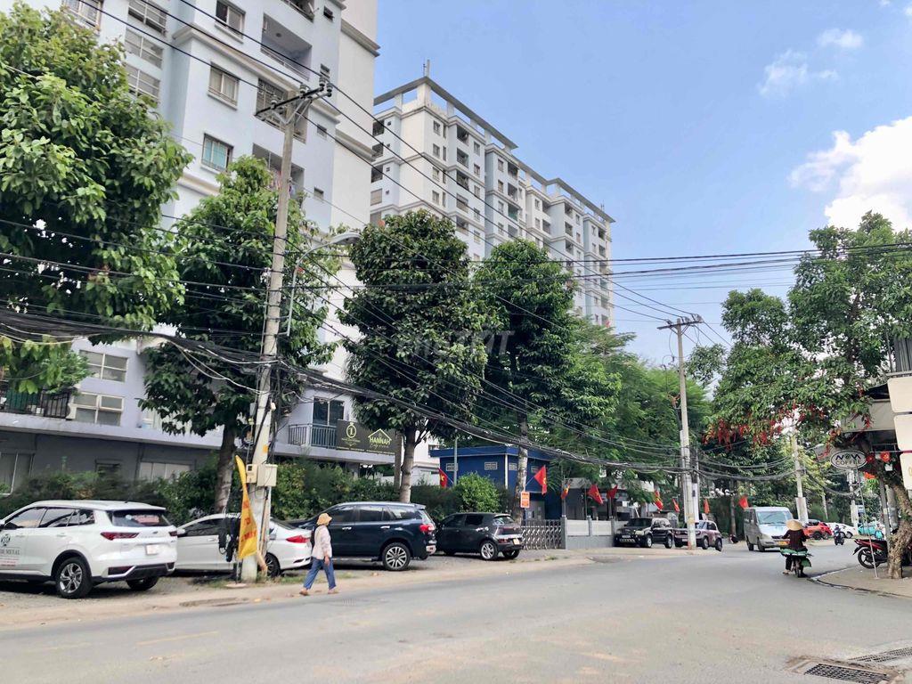 Mặt tiền đường Cây Keo , đối diện 3000 căn chung cư 155m2 nhà 4 tầng