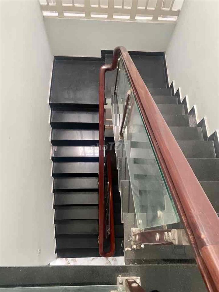 Mặt tiền đường Cây Keo , đối diện 3000 căn chung cư 155m2 nhà 4 tầng