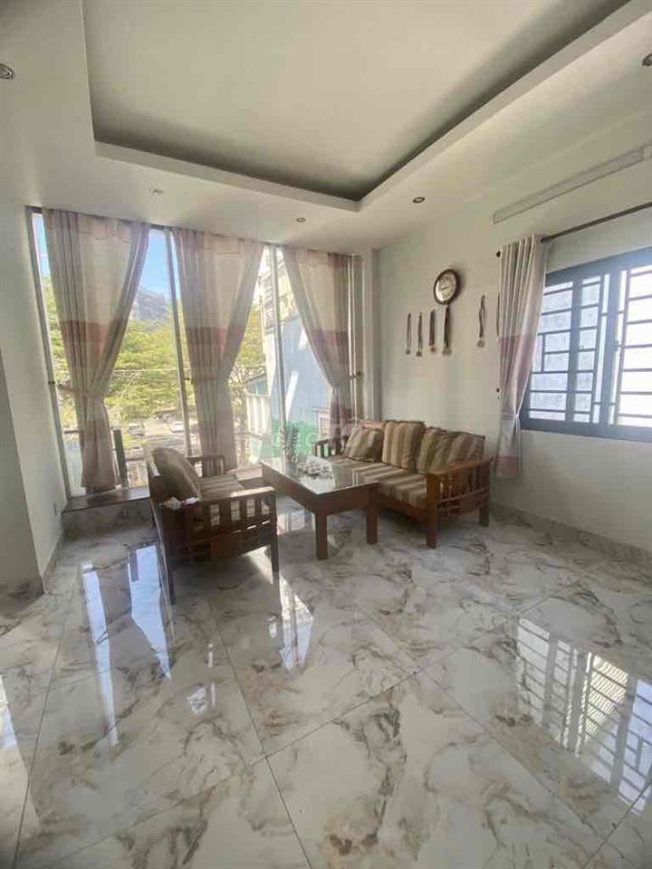 Mặt tiền đường Cây Keo , đối diện 3000 căn chung cư 155m2 nhà 4 tầng