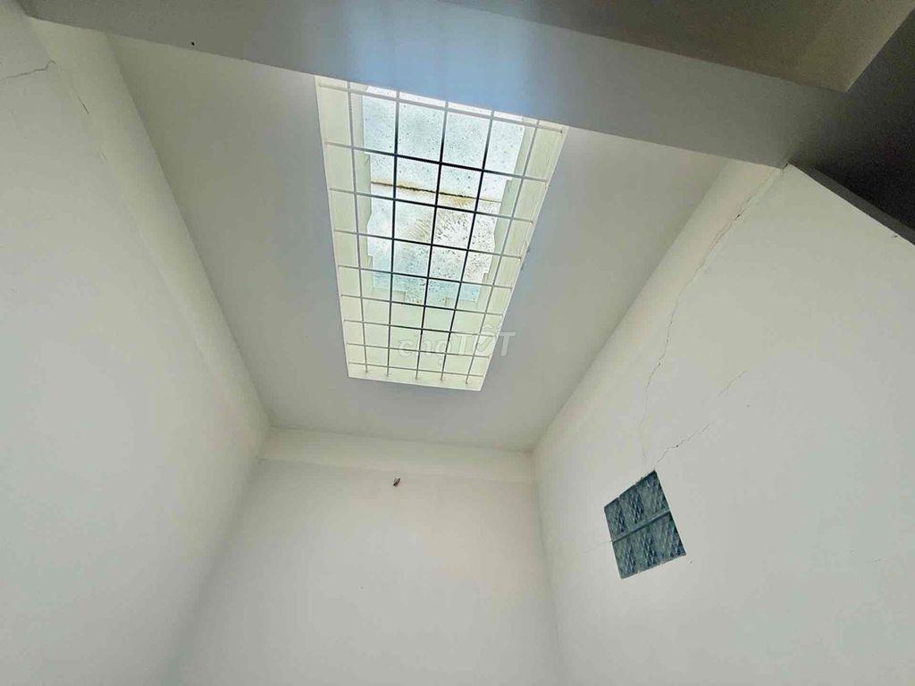 Bán nhà 3 tầng KDC Thành Uỷ đường 18 Hiệp Bình Chánh chỉ 11.5 tỷ