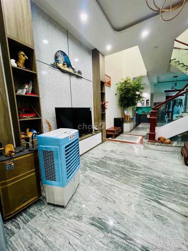 Bán nhà khu bên sông Hiệp Bình Chánh.138 m2 ,3 tầng chỉ 13,5 tỷ
