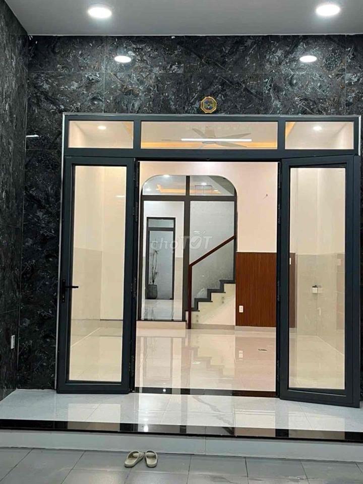 Bán nhà 3 tầng HXH, QL13 , 84m2 chỉ 6,3 tỷ cách 50m là mặt tiền đường
