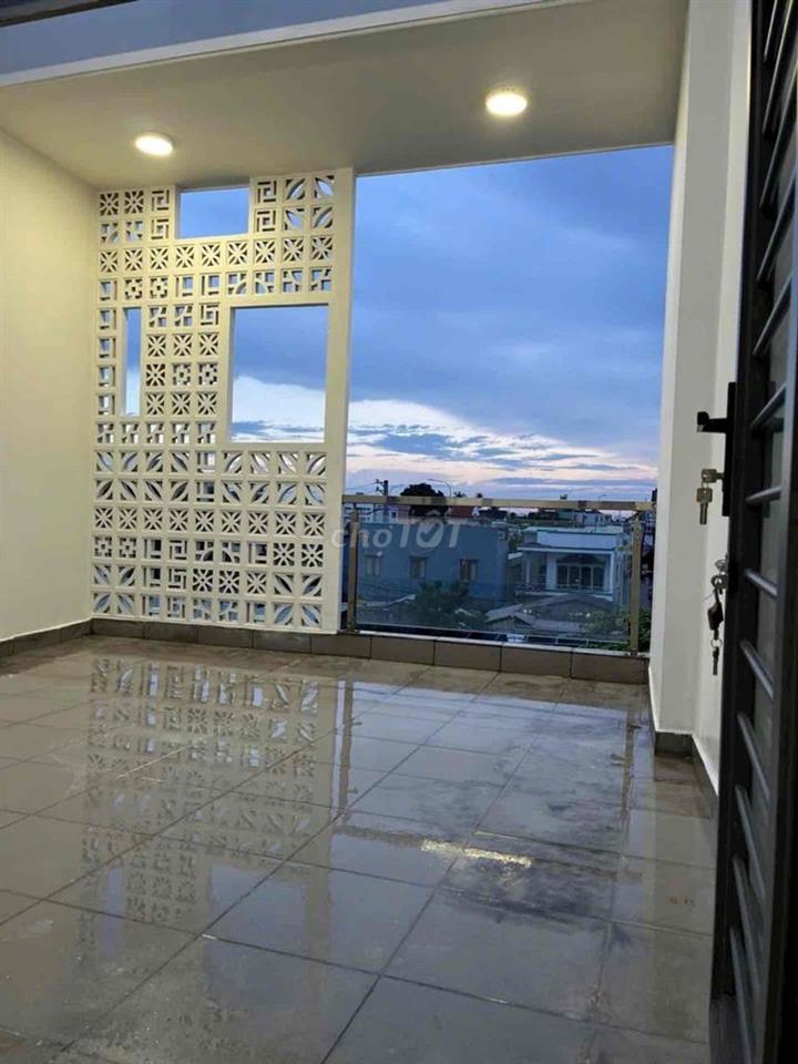 Bán nhà 3 tầng HXH, QL13 , 84m2 chỉ 6,3 tỷ cách 50m là mặt tiền đường