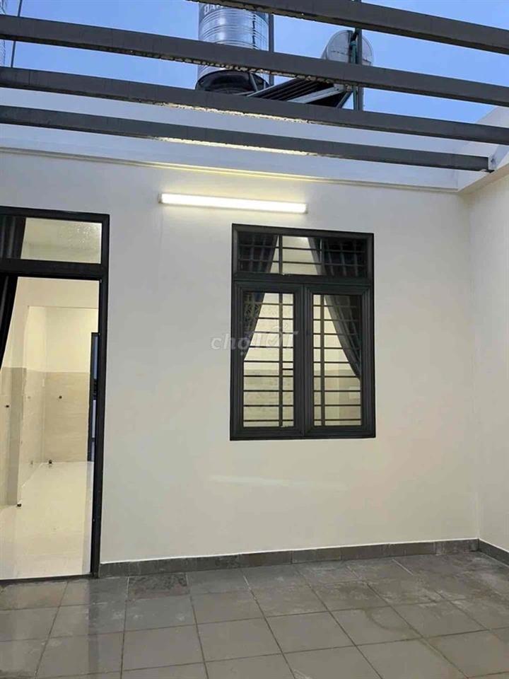 Bán nhà 3 tầng HXH, QL13 , 84m2 chỉ 6,3 tỷ cách 50m là mặt tiền đường